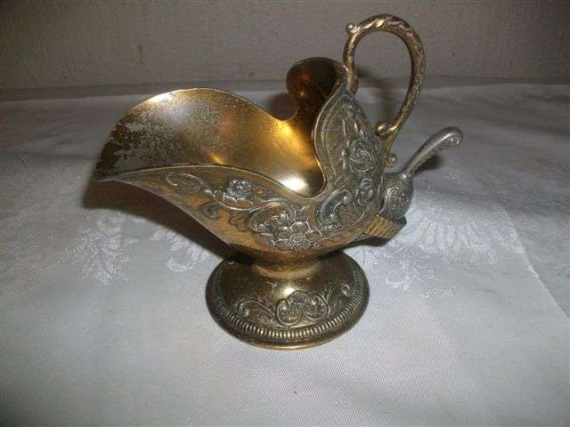 Orante plated vintage sugar caddy and scoop