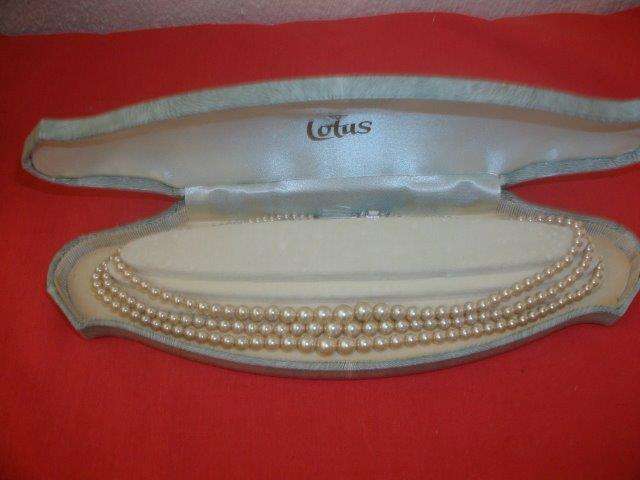 Lovely costume three string vintage pearls necklace