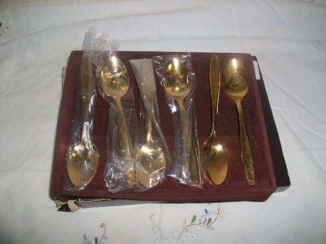 boxed plain gold plated tea spoons