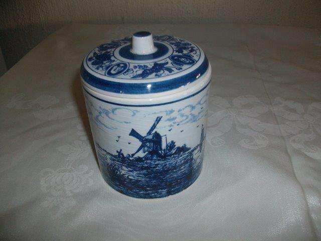 Blue and white delft container with lid