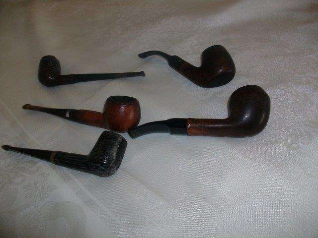 Five asstorted vintage smoking pipes