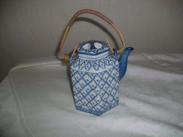 Lovely blue and white oriental style tea pot