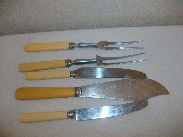 asstorted lot of vintage bone handle cutlery items