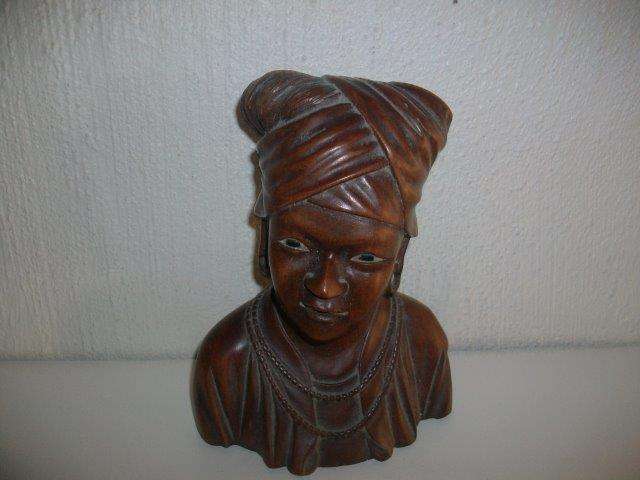 Vintage wooden head bust of a African lady
