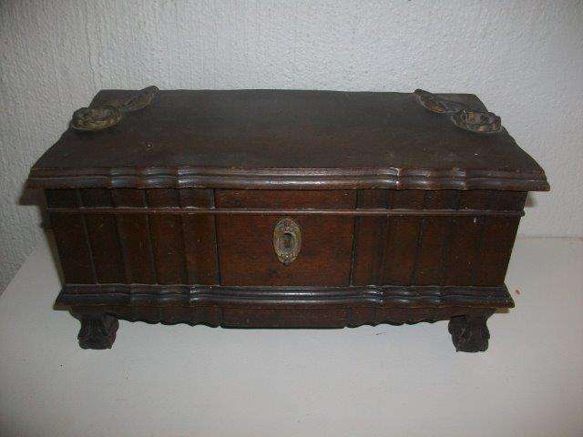 Stunning miniature ball and claw kist trinket box