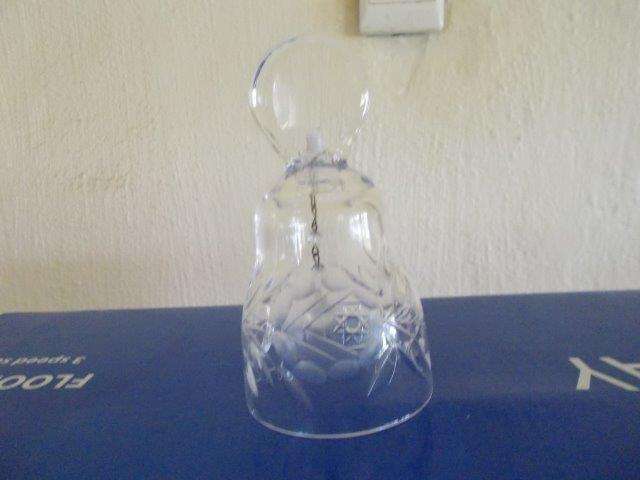 Small glass crystal ? bell