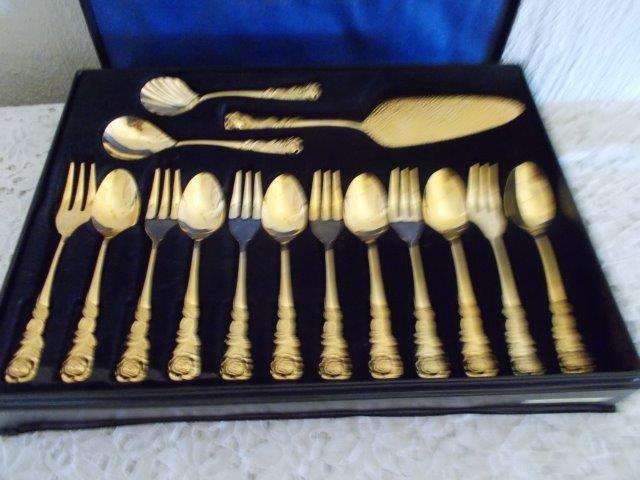 cased 24k gold plated cake set