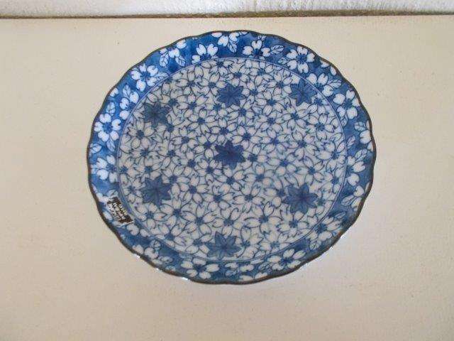 Lovely blue and white oriental imari style wall plate