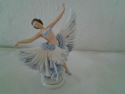 stunning dressden bellerina figurine , please read