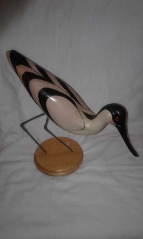 collectable  Avocet hand painted craved limited edition bird model
