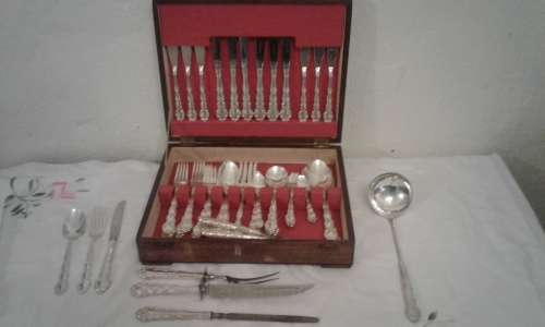 +- 71 pieces of vintage canteen set of community Mansion house pattern sliver plated set