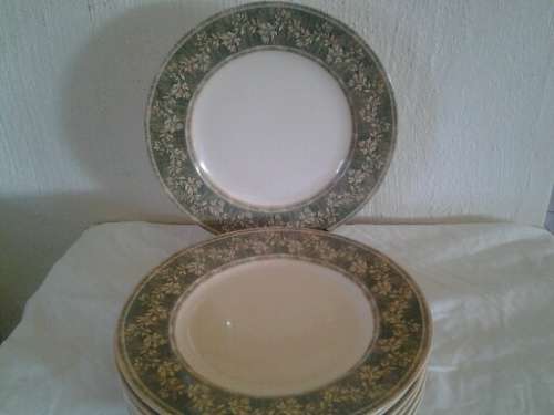 set of seven vintage green useful johonson brothers dinner plates