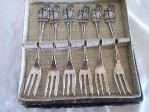 nice set of six dutch style sliver plated cake forks
