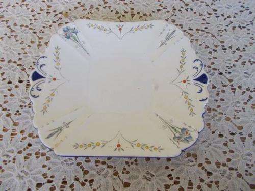vintage shelly china cake plate