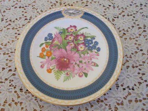 stunning floarl chelsea display wall plate