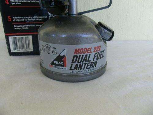 collectable  coleman made in the usa dual fuel lantern model 229 boxed