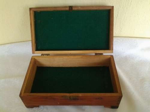 Stunning vintage wooden trinket box