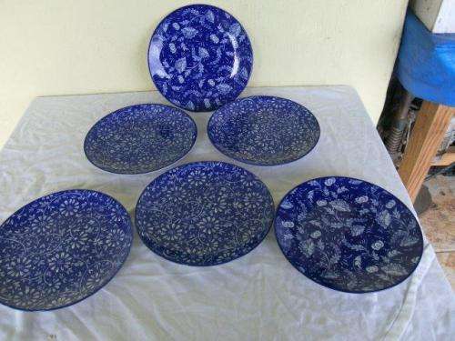 A lot of six pretty  blue and white more modern porcelain side plates