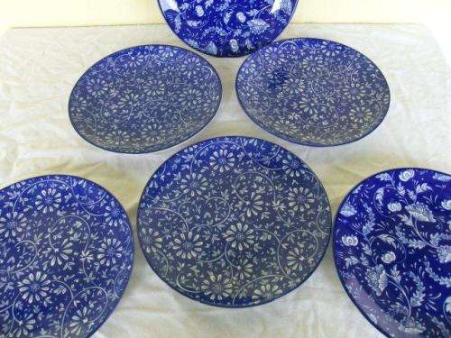 A lot of six pretty  blue and white more modern porcelain side plates
