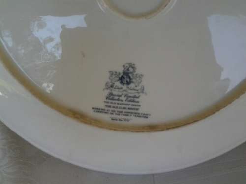 stunning large collectors round blue and white porcelain delft wall plate