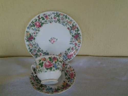 stunning royal staffordshire tea cup trio