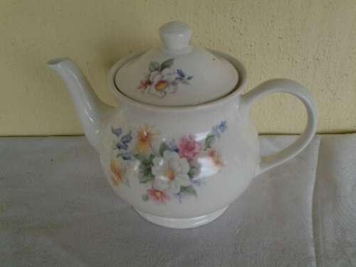 stunning floral pattern saddler wear tea pot