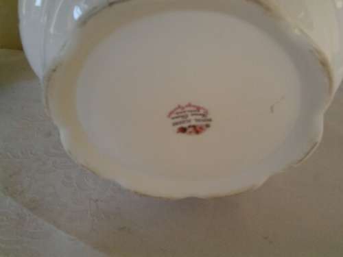 nice and collectable Royal albert country rose large tea pot please note