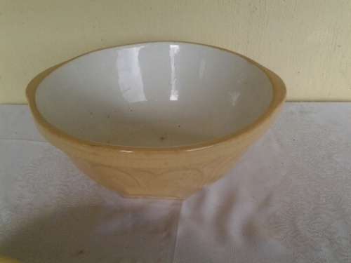 large vintage grannys style grip stand mixing bowl please note