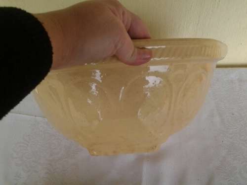 large vintage grannys style grip stand mixing bowl please note
