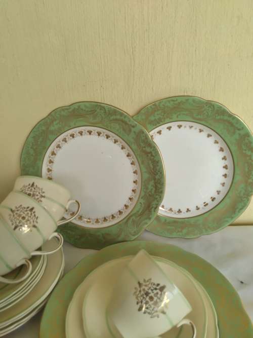 A job lot of five trios  and three dinner plates