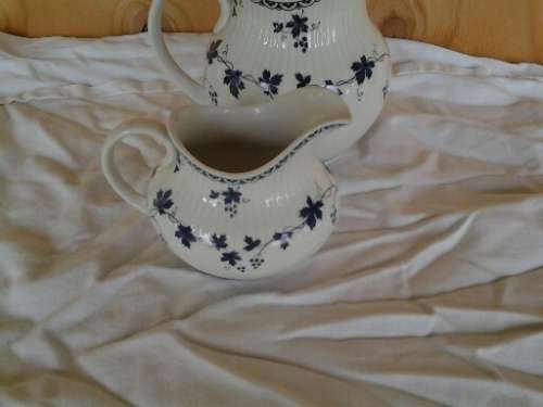 nice pair of vintage royal doulton blue and white york town pattern creamers