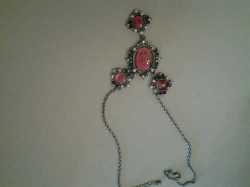 pretty metal necklace with pink