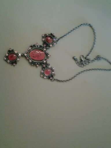 pretty metal necklace with pink