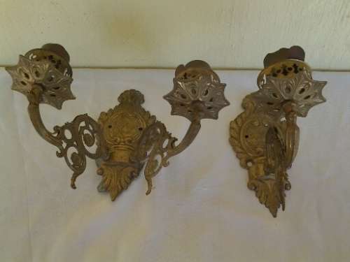 A stunning lot of two brass metal vintage wall scones lamps