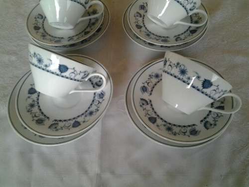 A lot of four porcelain Noritake blue and white tea cup trios