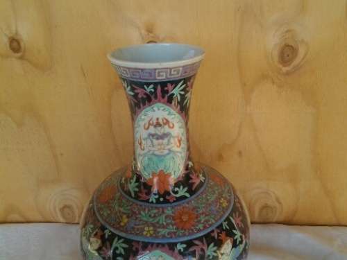 Large stunning porcelain decorative oriental heavy vase