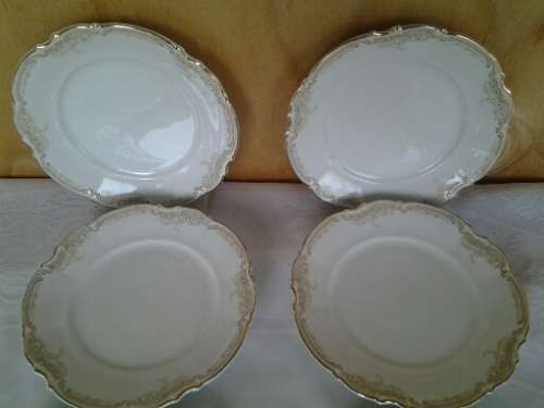 A lot of eight pretty porcelain Hutschen Retuther saucers