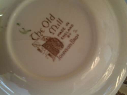 A lot of four vintage porcelain pudding bowls by Johnson brothers the old mill scene