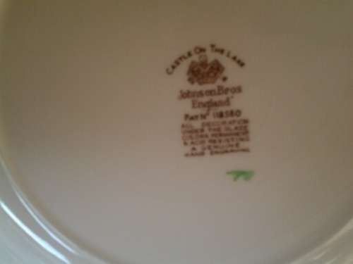 A lot of eight stunning castle on the lake scene Johnson brothers dinner plates