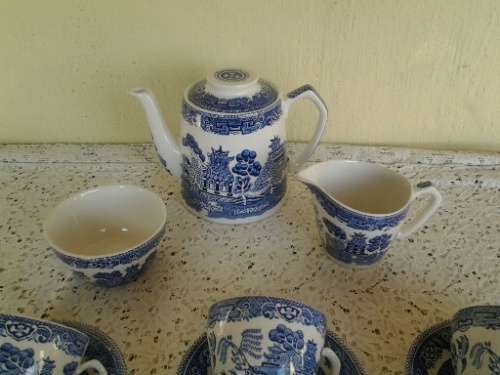A stunning vintage blue and white Myott willow pattern tea set with six tea cup duos