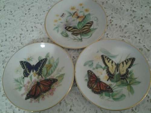 a lot of three pretty royal décor porcelain small butterfly display wall plates
