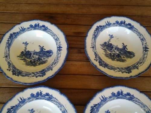 Four vintage Norfolk royal Doulton blue and white soup bowls
