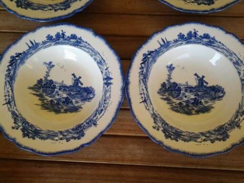 Four vintage Norfolk royal Doulton blue and white soup bowls
