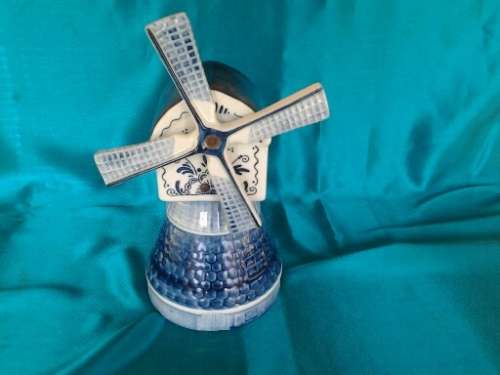 A nice vintage porcelain Blue and white delft musical wind mill