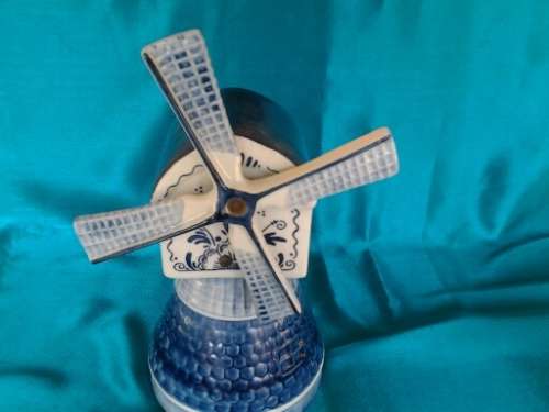 A nice vintage porcelain Blue and white delft musical wind mill