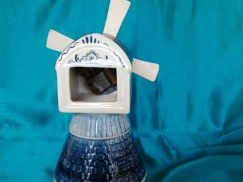 A nice vintage porcelain Blue and white delft musical wind mill