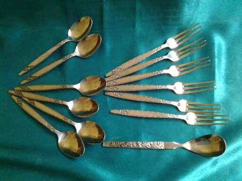 A nice lot of vintage stainless steel cake forks and tea spoons one long sugar spoon lot