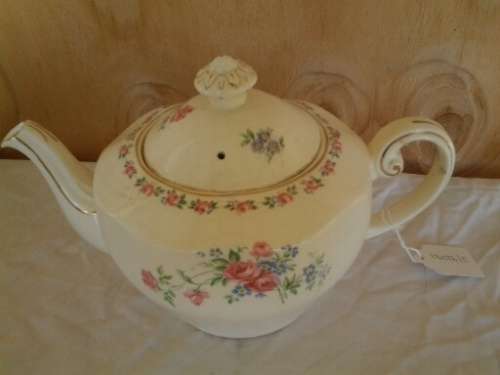 Vintage Wedgwood harmony rose pattern porcelain tea pot