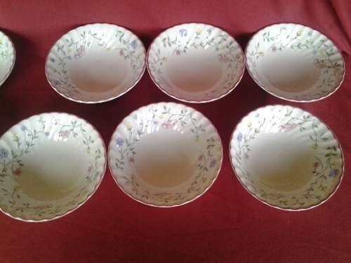 A set of eight stunning Johnson brothers Summer chintz porcelain pudding bowls