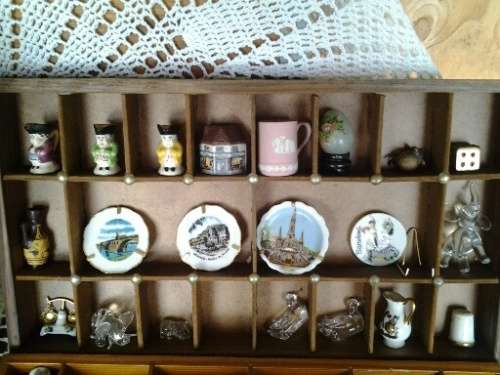 three assorted collectable printers trays with some ornaments all for one bid